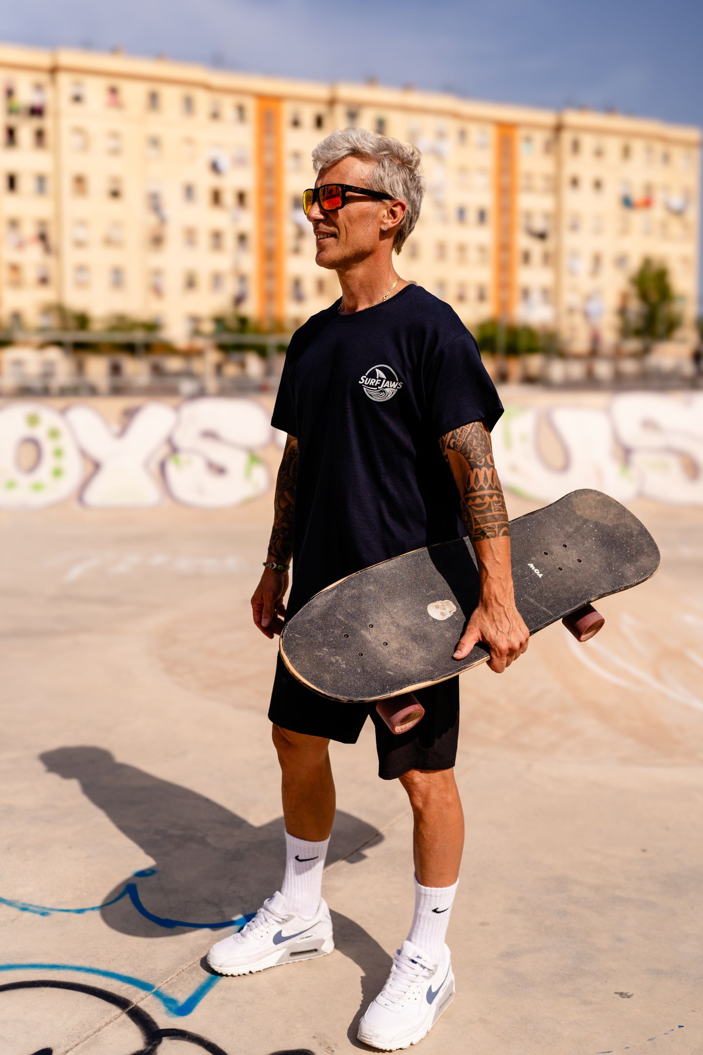Camiseta SurfJaws Waves and Chaos – Caos Surfero Urbano