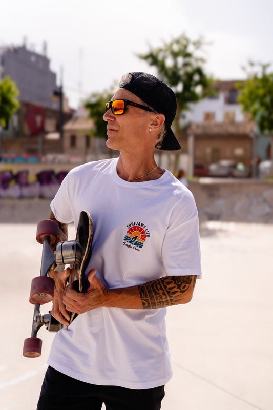 Camiseta SurfJaws Tarifa Crew – Ride the Chaos