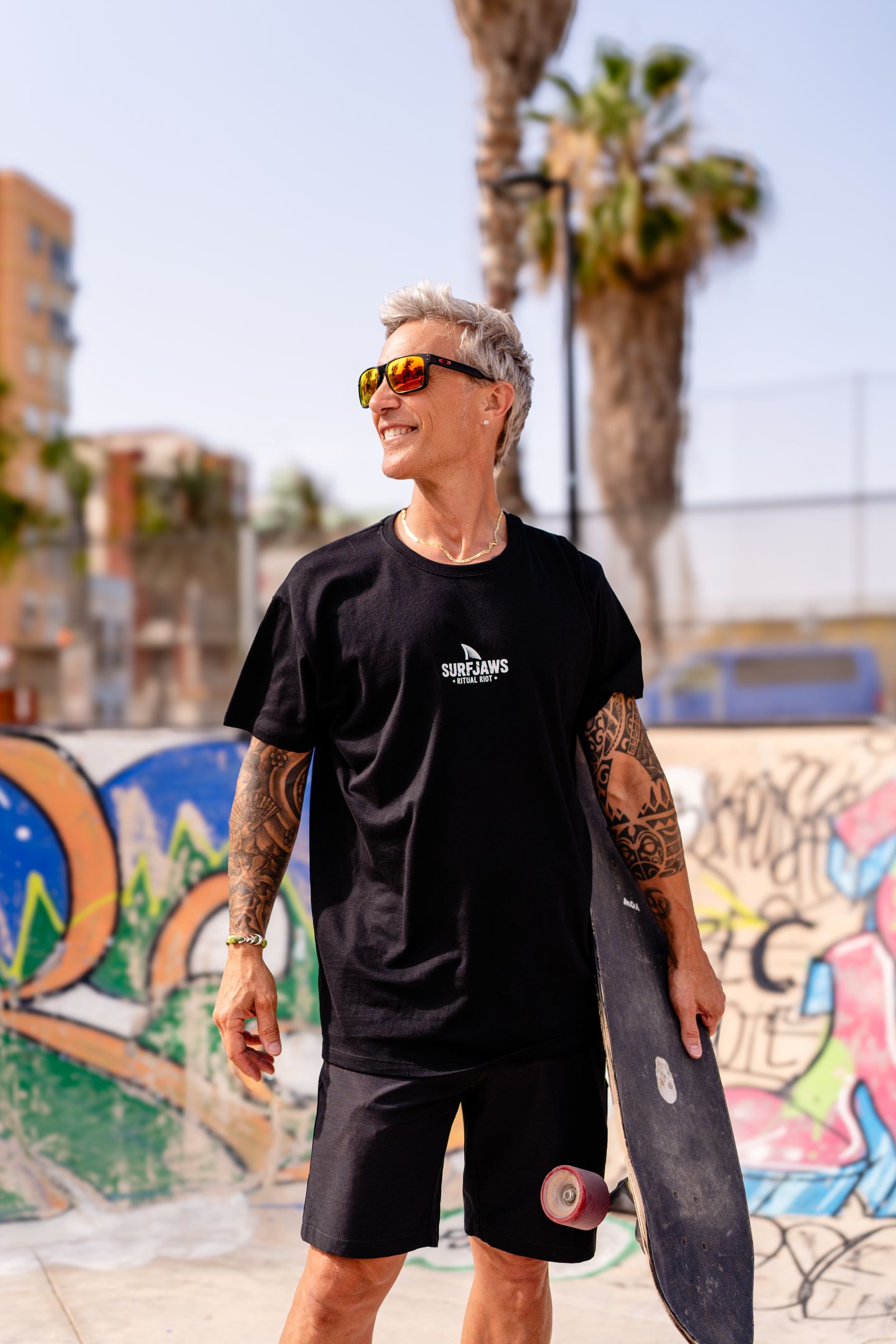 Camiseta SurfJaws Ritual Riot – Calavera Surfera Urbana