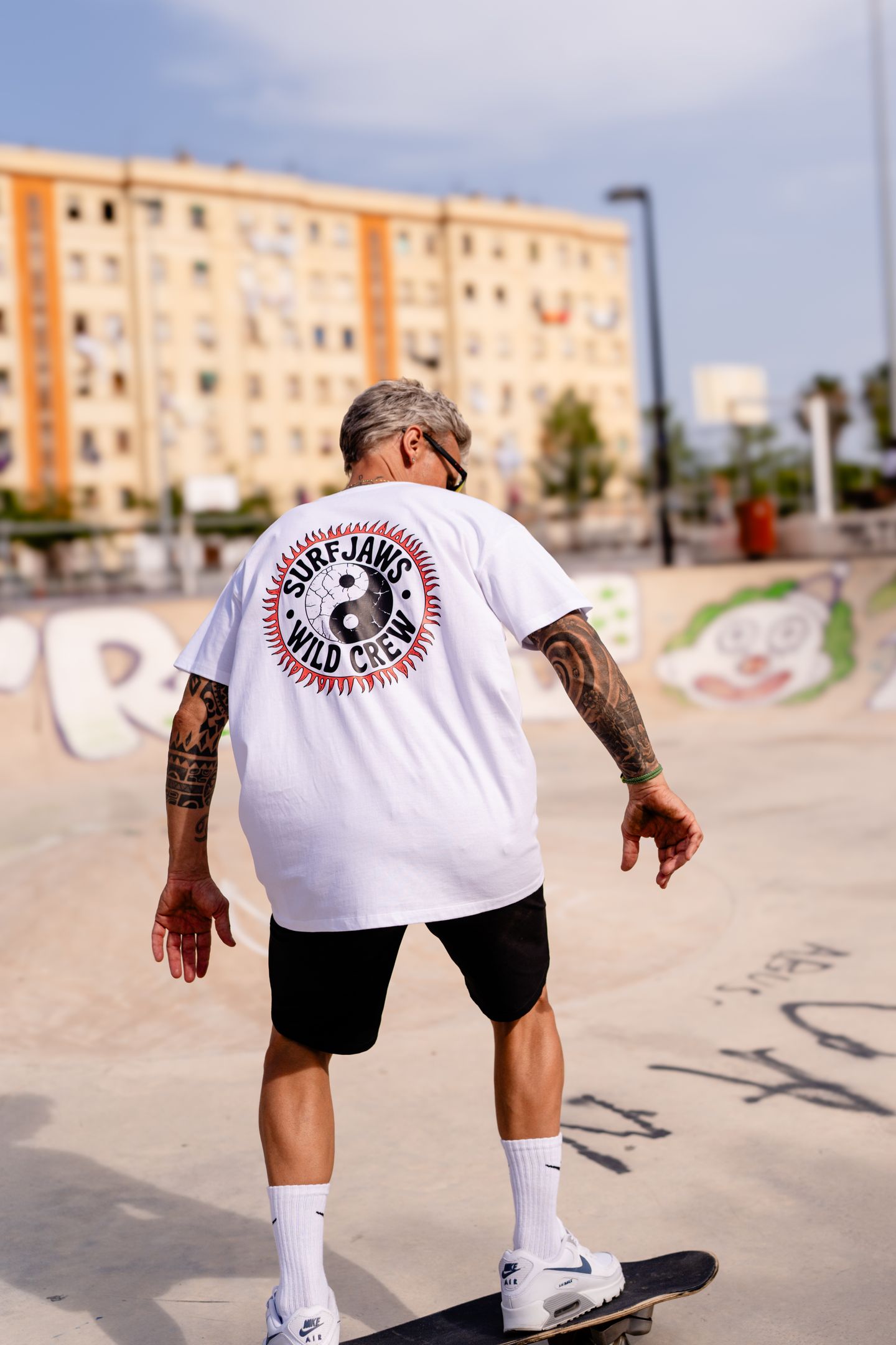 Camiseta SurfJaws Wild Crew – Tribu Salvaje Urbana