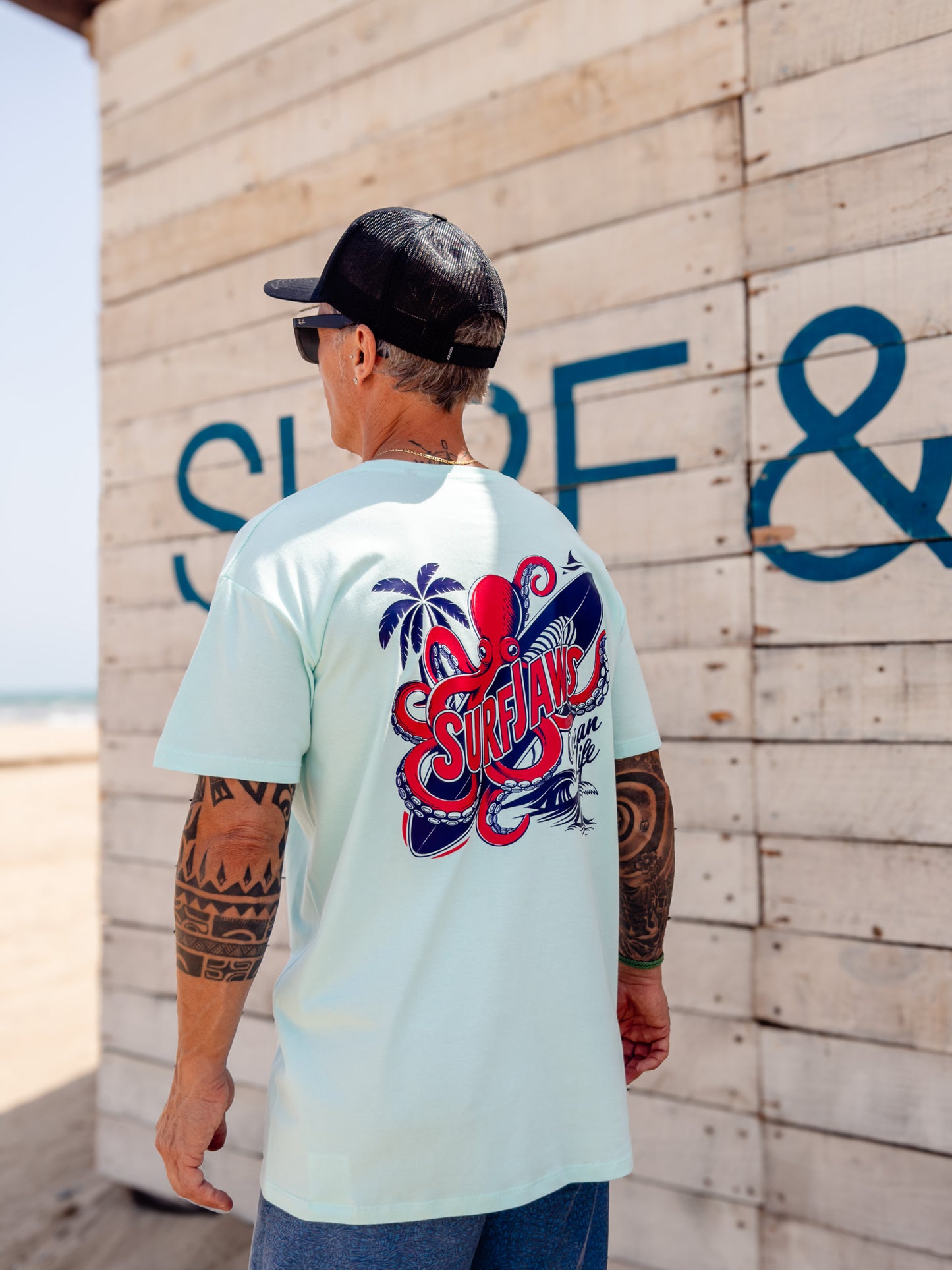 Camiseta SurfJaws Ocean Life – Espíritu Oceánico Urbano