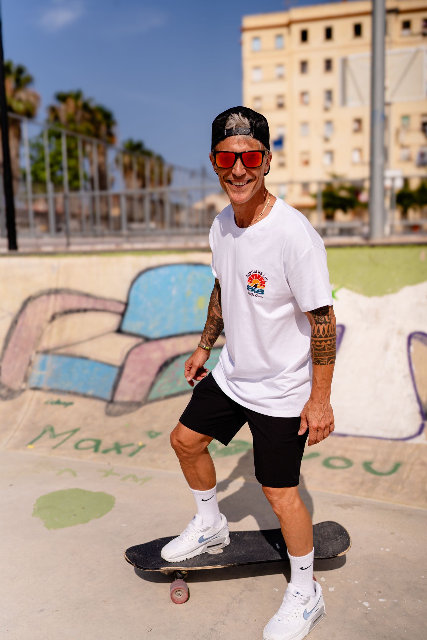 Camiseta SurfJaws Tarifa Crew – Ride the Chaos