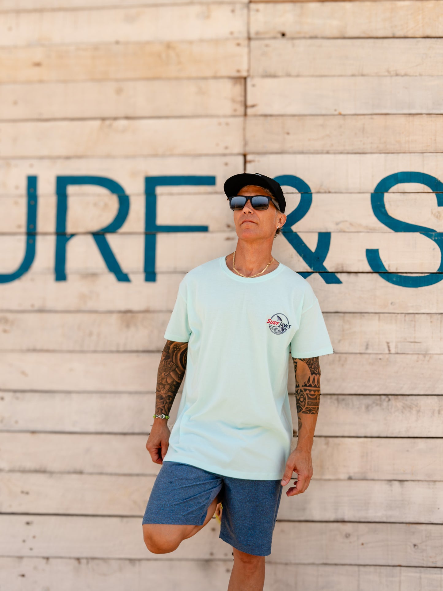 Camiseta SurfJaws Ocean Life – Espíritu Oceánico Urbano