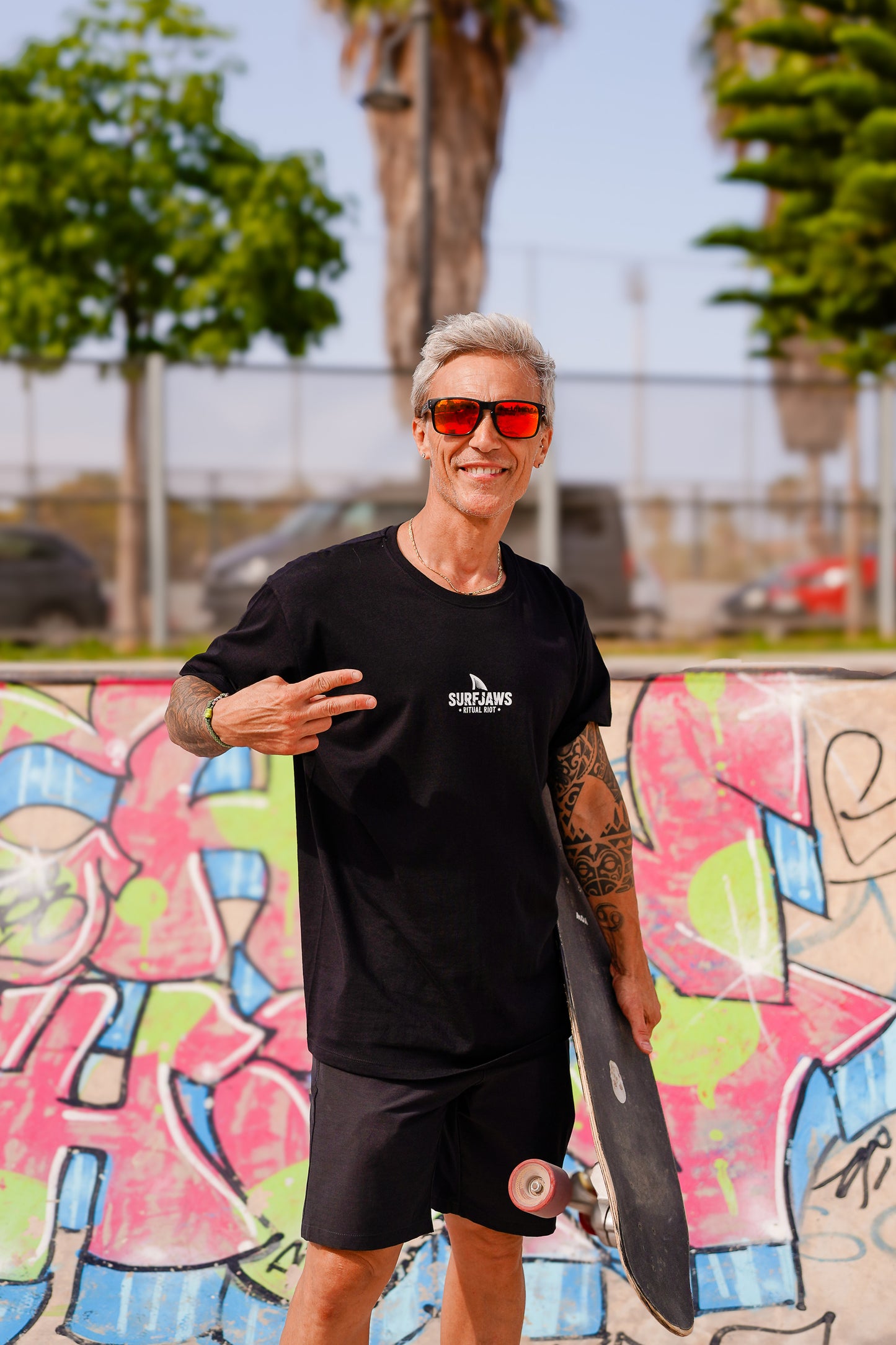 Camiseta SurfJaws Ritual Riot – Calavera Surfera Urbana